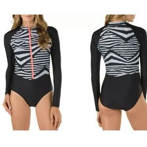 Speedo long sleeve rash guard swimsuit swim bathing suit